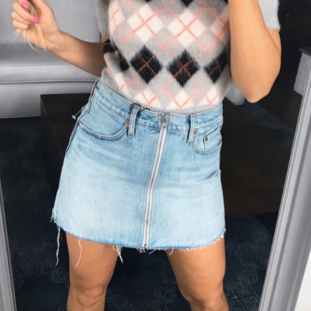 🆕 LEVI'S PREMIUM DECONSTRUCTED ZIPPER MINI SKIRT! - Picture 3 of 5